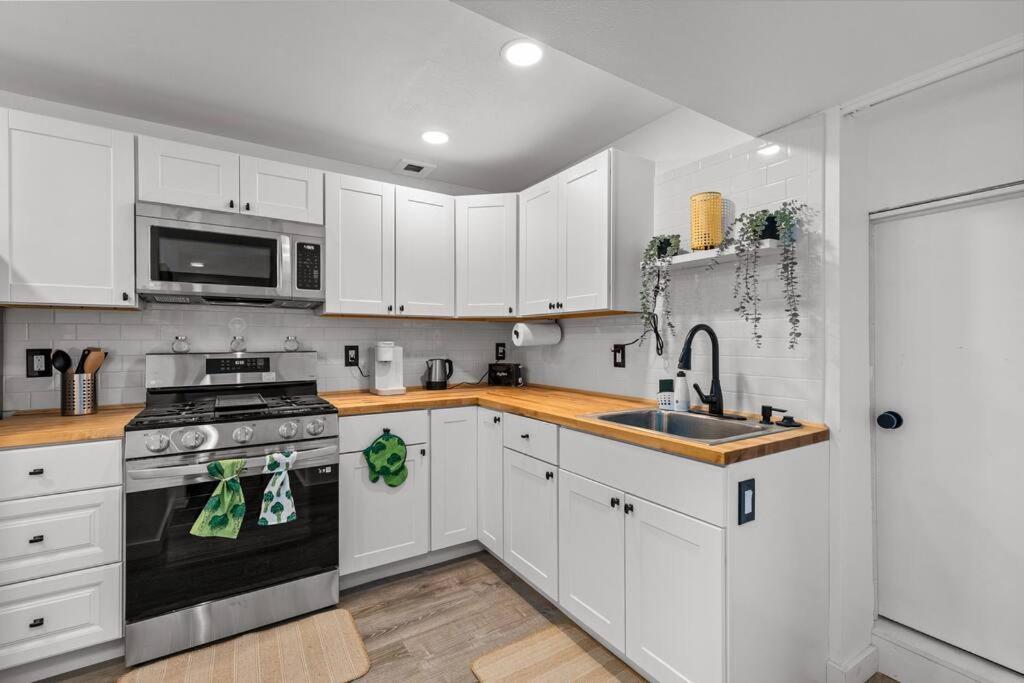 Apartamento Pacific Nw Gem W/Hot-Tub 15 Minutes Airport. Auburn Exterior foto